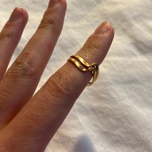 Wave ring vintage gold
